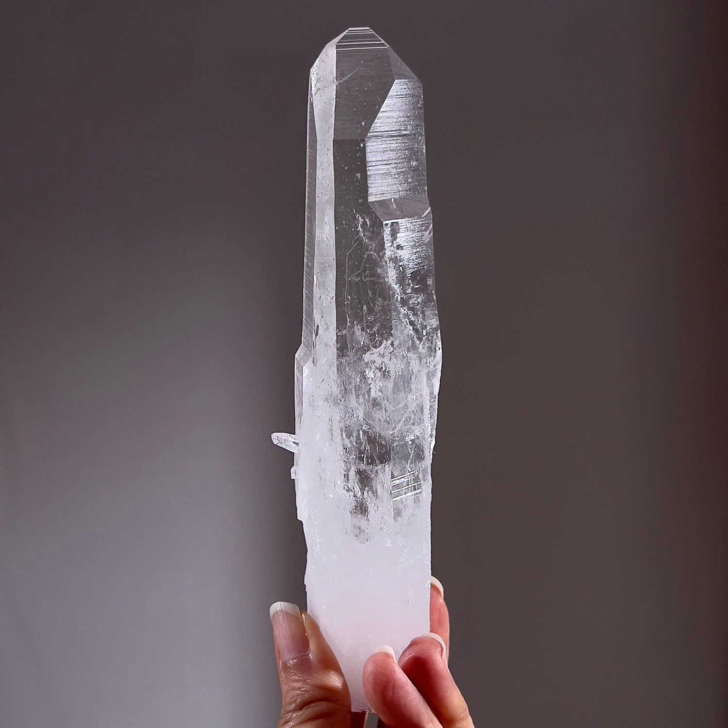 哥倫比亞．列木里亞水晶 #八邊形接地水晶 #資料庫水晶 #倒三角形 212g (257-12)