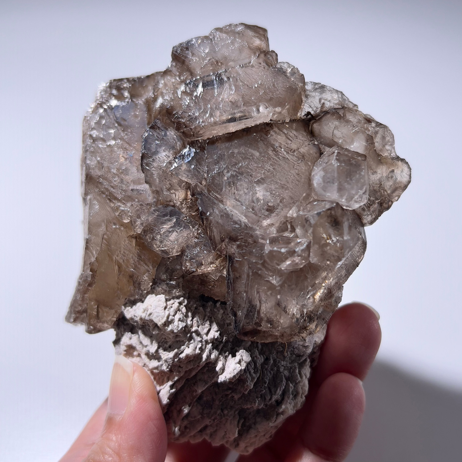 大師水晶 – 煙晶骨幹水晶 372g (259-2)