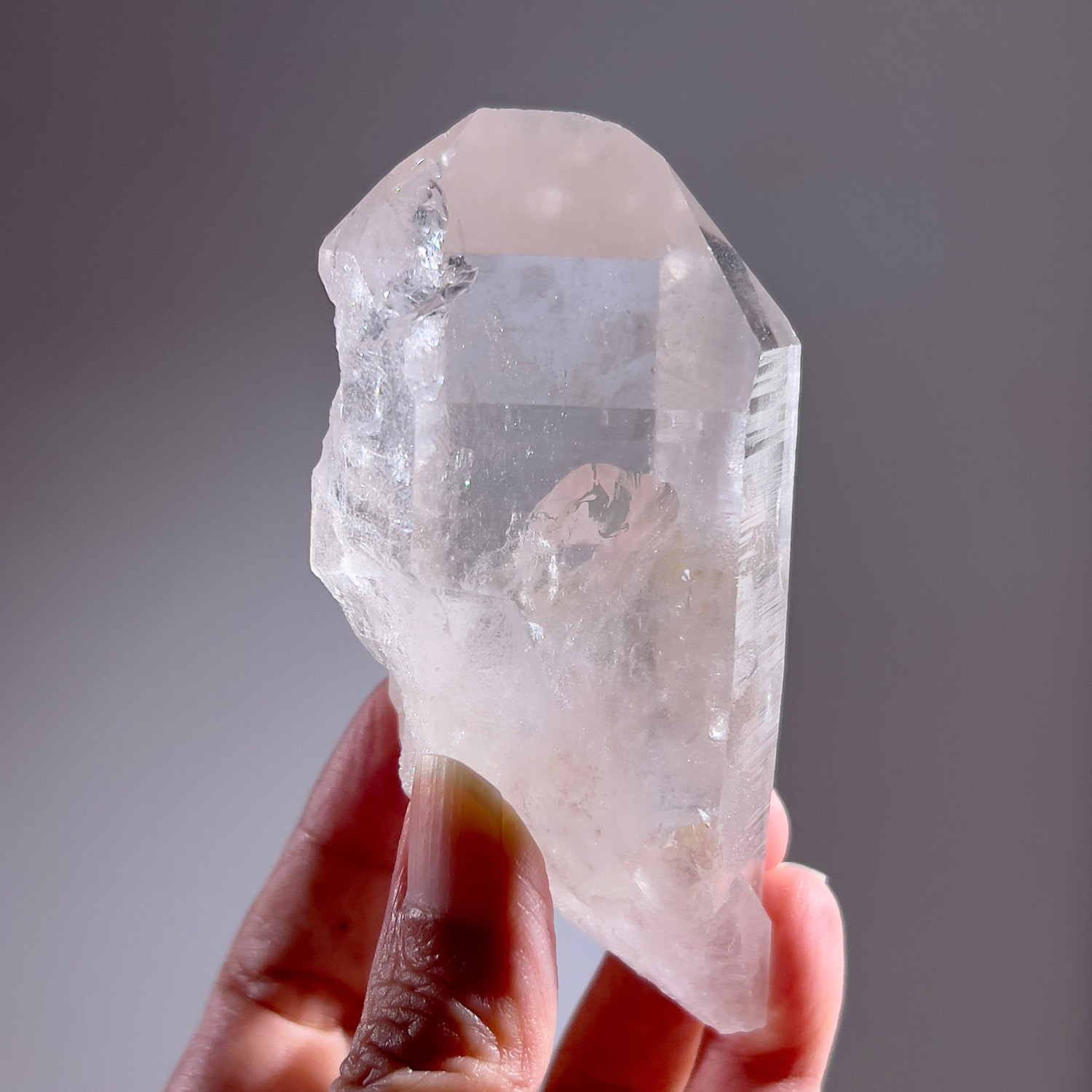 八邊形接地水晶 180g (259-6)