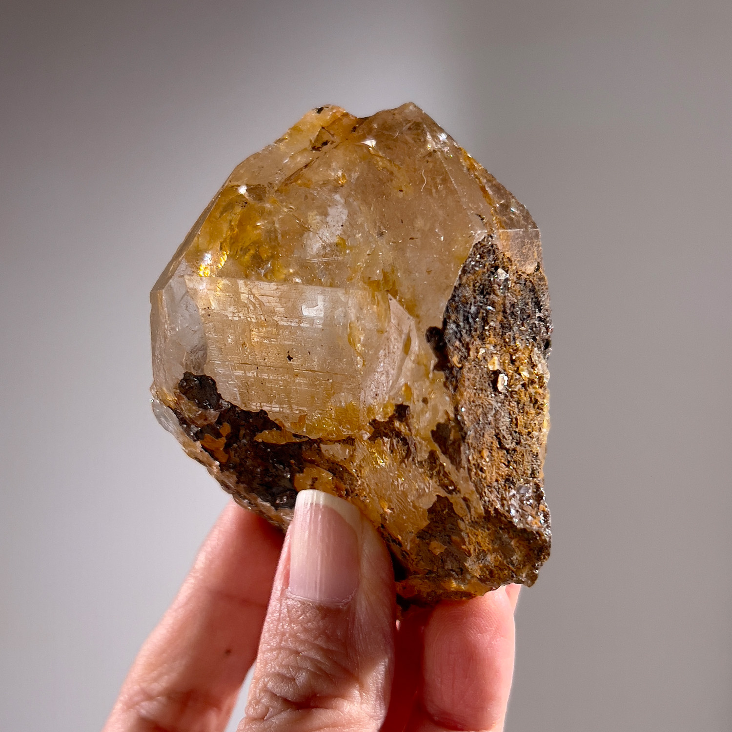 西藏黃金療癒者喜馬拉雅水晶 148g (25b-3)